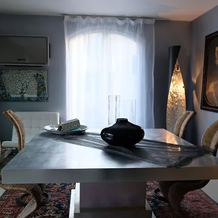 Vip Garten Whirlpool Mit Meerblick Im Herzen Der Stadt By Interhome لا سبيتسْيا