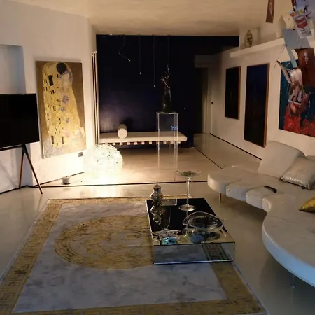 Vip Garten Whirlpool Mit Meerblick Im Herzen Der Stadt By Interhome بيت للعطل لا سبيتسْيا