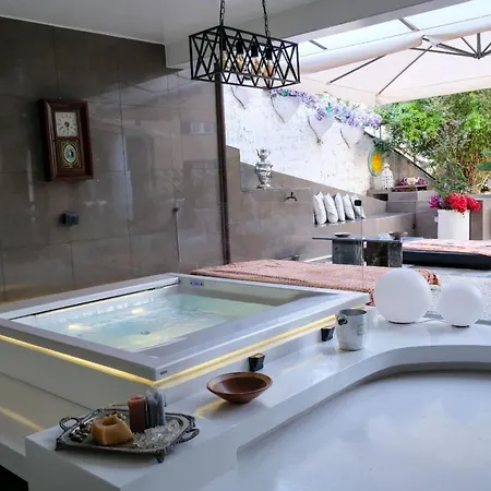 Vip Garten Whirlpool Mit Meerblick Im Herzen Der Stadt By Interhome Semesterbostad La Spezia