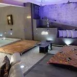 Vip Garten Whirlpool Mit Meerblick Im Herzen Der Stadt By Interhome *
