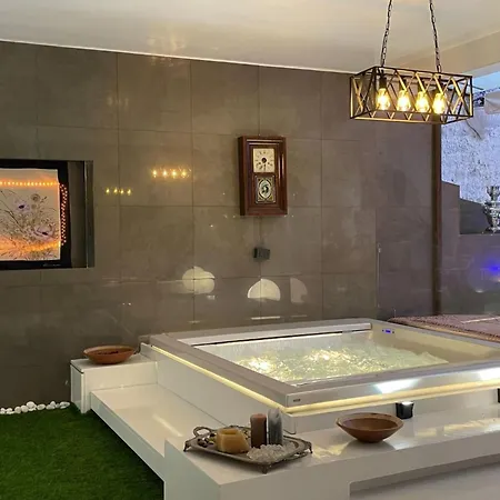 Vip Garten Whirlpool Mit Meerblick Im Herzen Der Stadt By Interhome Сasa de vacaciones La Spezia