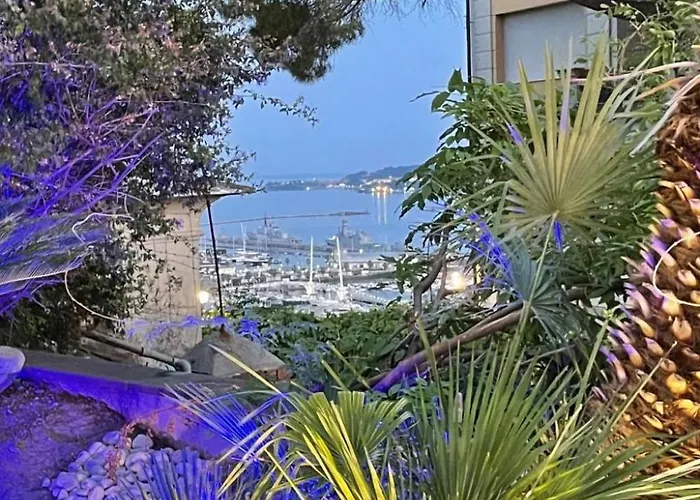 Vip Garten Whirlpool Mit Meerblick Im Herzen Der Stadt By Interhome *